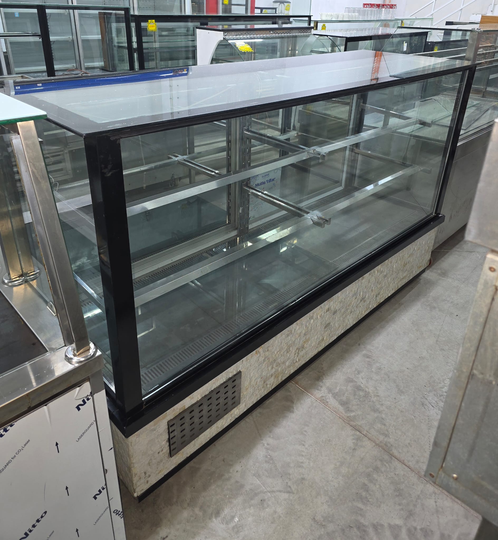 Pastane Dolabı 210x70x118 (2) Pastane Dolabı 210x70x118 - Görsel 1