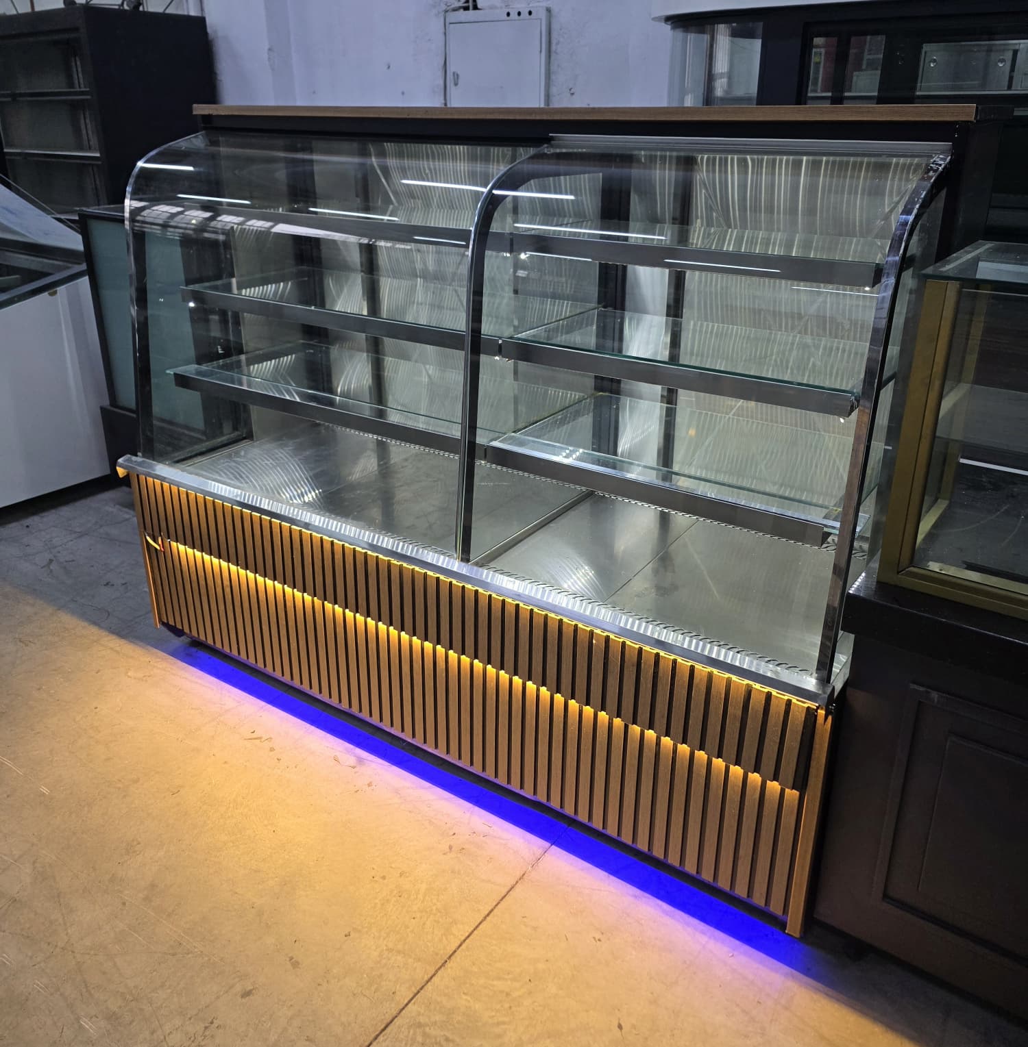 Meze Tatlı ve Pasta Teşhir Dolabı 200x75x157cm Meze Tatlı ve Pasta Teşhir Dolabı 200x75x157cm - Görsel 1